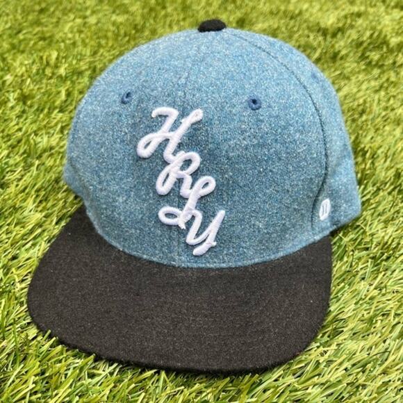 Hurley Wool Blend SnapBack Two-Tone Textured Cursive Logo Adjustable Hat - Picture 1 of 7